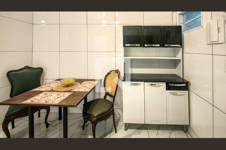 Sala/Cozinha de kitnet/studio para alugar com 1 quarto, 24m² em Conjunto Residencial Salvador Tolezani, São Paulo