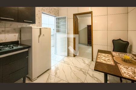 Sala/Cozinha de kitnet/studio para alugar com 1 quarto, 24m² em Conjunto Residencial Salvador Tolezani, São Paulo