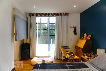 Casa à venda com 450m², 3 quartos e 2 vagasSuíte 1