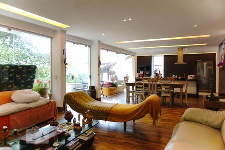 Casa à venda com 450m², 3 quartos e 2 vagasSala/Cozinha