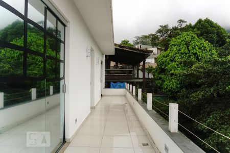 Casa à venda com 450m², 3 quartos e 2 vagasVaranda