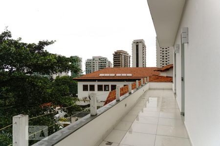 Casa à venda com 450m², 3 quartos e 2 vagasVaranda