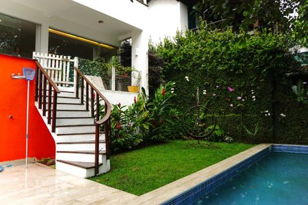 Casa à venda com 450m², 3 quartos e 2 vagasÁrea Externa/Piscina