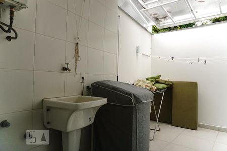 Casa à venda com 450m², 3 quartos e 2 vagasÁrea de Serviço