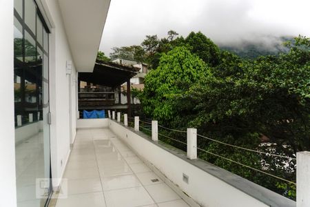 Casa à venda com 450m², 3 quartos e 2 vagasVaranda