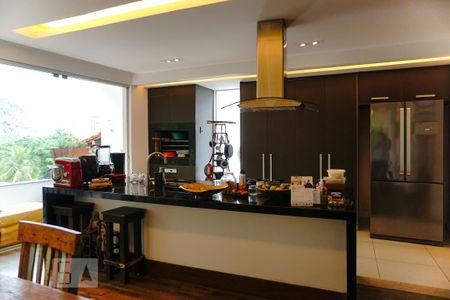 Casa à venda com 450m², 3 quartos e 2 vagasSala/Cozinha