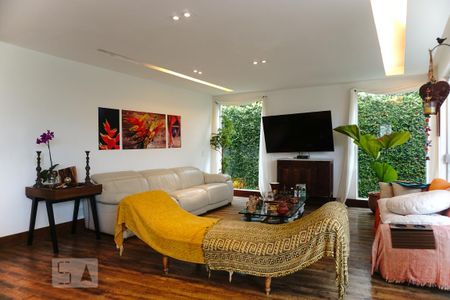Casa à venda com 450m², 3 quartos e 2 vagasSala/Cozinha