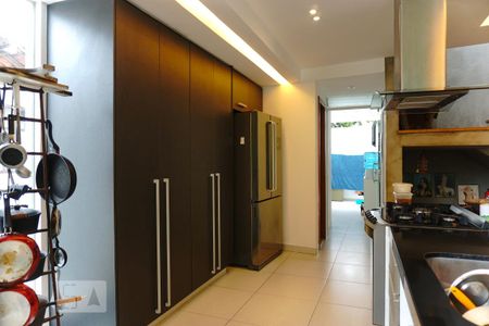 Casa à venda com 450m², 3 quartos e 2 vagasSala/Cozinha