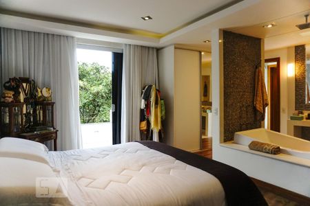 Casa à venda com 450m², 3 quartos e 2 vagasSuíte 2