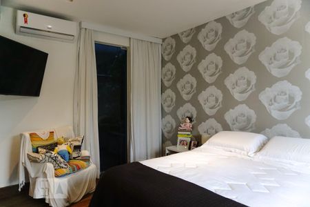 Casa à venda com 450m², 3 quartos e 2 vagasSuíte 2