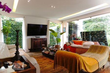 Casa à venda com 450m², 3 quartos e 2 vagasSala/Cozinha
