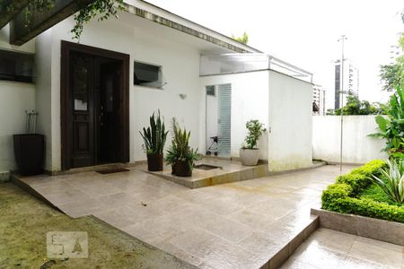 Casa à venda com 450m², 3 quartos e 2 vagasFachada