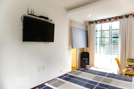 Casa à venda com 450m², 3 quartos e 2 vagasSuíte 1
