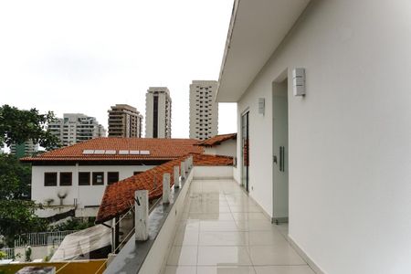 Casa à venda com 450m², 3 quartos e 2 vagasVaranda