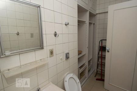 Banheiro de kitnet/studio para alugar com 1 quarto, 25m² em Flamengo, Rio de Janeiro