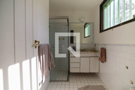 Casa à venda com 530m², 4 quartos e 4 vagas Casa à venda com 530m², 4 quartos e 4 vagasBanheiro Suíte 3