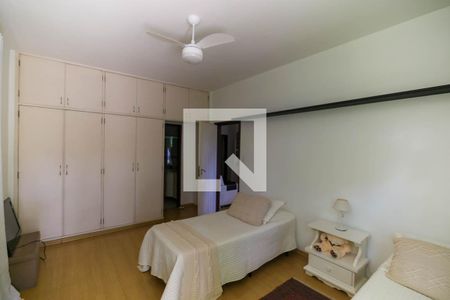 Casa à venda com 530m², 4 quartos e 4 vagas Casa à venda com 530m², 4 quartos e 4 vagasSuíte 2