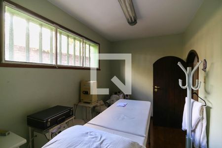 Casa à venda com 530m², 4 quartos e 4 vagas Casa à venda com 530m², 4 quartos e 4 vagasQuarto de Serviço