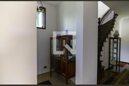 Casa à venda com 530m², 4 quartos e 4 vagas Casa à venda com 530m², 4 quartos e 4 vagasCorredor