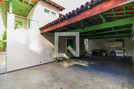 Casa à venda com 530m², 4 quartos e 4 vagas Casa à venda com 530m², 4 quartos e 4 vagasGaragem