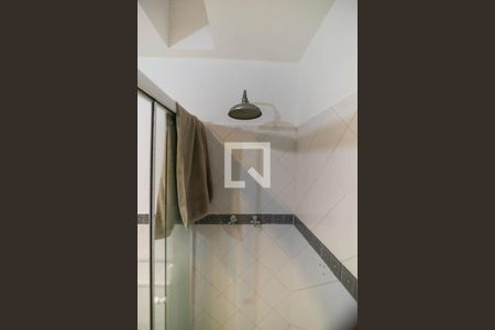 Casa à venda com 530m², 4 quartos e 4 vagas Casa à venda com 530m², 4 quartos e 4 vagasDetalhes - Banheiro Suíte 2