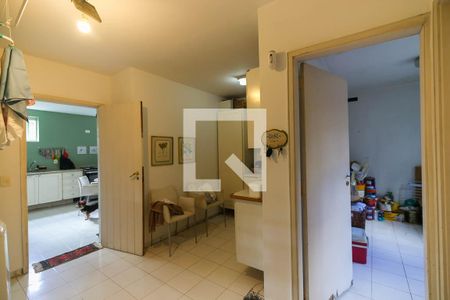 Casa à venda com 530m², 4 quartos e 4 vagas Casa à venda com 530m², 4 quartos e 4 vagasCopa