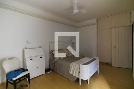 Casa à venda com 530m², 4 quartos e 4 vagas Casa à venda com 530m², 4 quartos e 4 vagasSuíte 3