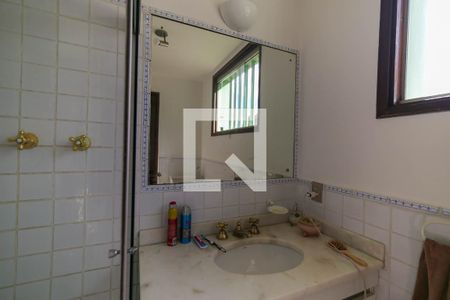 Casa à venda com 530m², 4 quartos e 4 vagas Casa à venda com 530m², 4 quartos e 4 vagasBanheiro Suíte 3