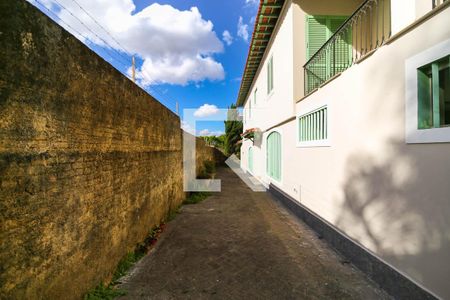 Casa à venda com 530m², 4 quartos e 4 vagas Casa à venda com 530m², 4 quartos e 4 vagasÁrea Externa