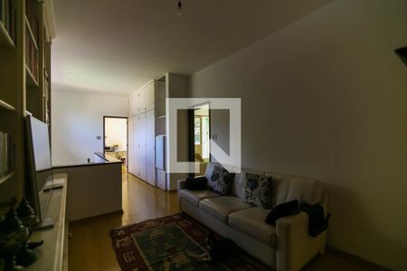 Casa à venda com 530m², 4 quartos e 4 vagas Casa à venda com 530m², 4 quartos e 4 vagasSala de estar