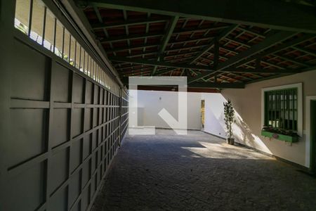 Casa à venda com 530m², 4 quartos e 4 vagas Casa à venda com 530m², 4 quartos e 4 vagasGaragem