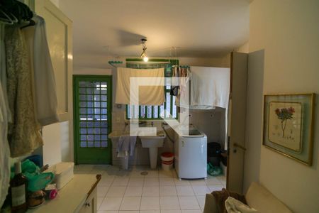 Casa à venda com 530m², 4 quartos e 4 vagas Casa à venda com 530m², 4 quartos e 4 vagasÁrea de Serviço