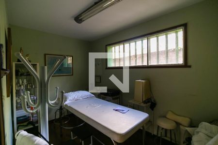 Casa à venda com 530m², 4 quartos e 4 vagas Casa à venda com 530m², 4 quartos e 4 vagasQuarto de Serviço