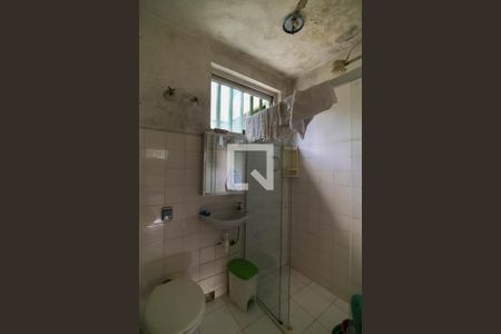 Casa à venda com 530m², 4 quartos e 4 vagas Casa à venda com 530m², 4 quartos e 4 vagasBanheiro de Serviço