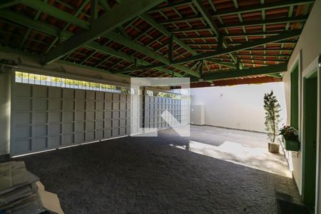 Casa à venda com 530m², 4 quartos e 4 vagas Casa à venda com 530m², 4 quartos e 4 vagasGaragem