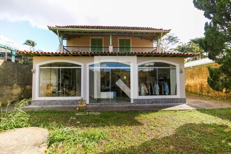 Casa à venda com 530m², 4 quartos e 4 vagas Casa à venda com 530m², 4 quartos e 4 vagasFachada Capela