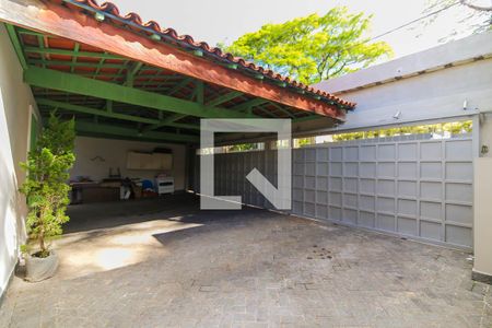 Casa à venda com 530m², 4 quartos e 4 vagas Casa à venda com 530m², 4 quartos e 4 vagasGaragem