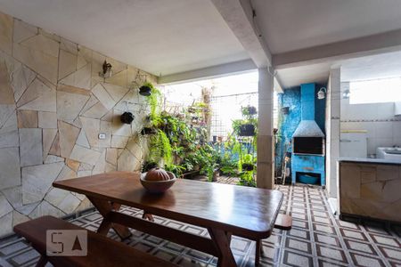 Casa à venda com 177m², 3 quartos e 2 vagas Casa à venda com 177m², 3 quartos e 2 vagasQuintal