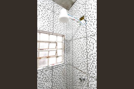 Casa à venda com 249m², 4 quartos e 6 vagas Casa à venda com 249m², 4 quartos e 6 vagasChuveiro