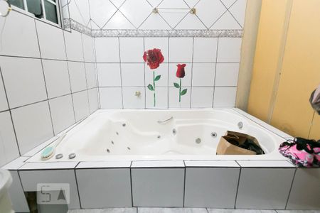 Casa à venda com 249m², 4 quartos e 6 vagas Casa à venda com 249m², 4 quartos e 6 vagasBanheira