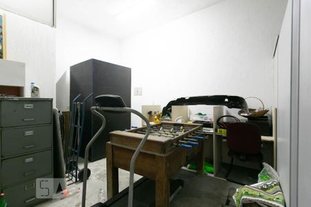 Casa à venda com 249m², 4 quartos e 6 vagas Casa à venda com 249m², 4 quartos e 6 vagasEscritorio