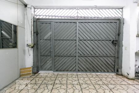 Casa à venda com 249m², 4 quartos e 6 vagas Casa à venda com 249m², 4 quartos e 6 vagasGaragem