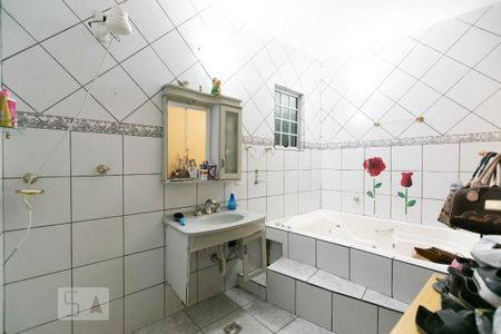 Casa à venda com 249m², 4 quartos e 6 vagas Casa à venda com 249m², 4 quartos e 6 vagasBanheiro da Suite