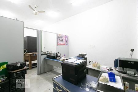 Casa à venda com 249m², 4 quartos e 6 vagas Casa à venda com 249m², 4 quartos e 6 vagasEscritorio