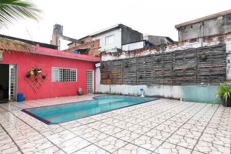 Casa à venda com 249m², 4 quartos e 6 vagas Casa à venda com 249m², 4 quartos e 6 vagasPiscina