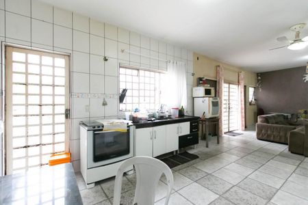 Casa à venda com 249m², 4 quartos e 6 vagas Casa à venda com 249m², 4 quartos e 6 vagasCozinha 1