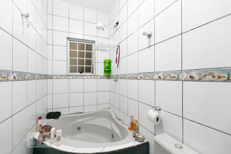 Casa à venda com 249m², 4 quartos e 6 vagas Casa à venda com 249m², 4 quartos e 6 vagasBanheiro 1