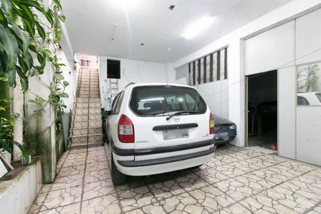 Casa à venda com 249m², 4 quartos e 6 vagas Casa à venda com 249m², 4 quartos e 6 vagasGaragem