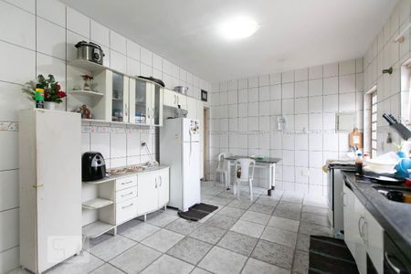 Casa à venda com 249m², 4 quartos e 6 vagas Casa à venda com 249m², 4 quartos e 6 vagasCozinha 1