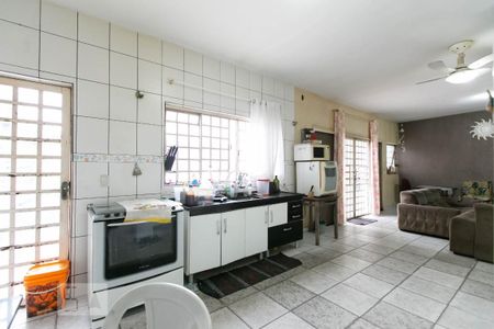 Casa à venda com 249m², 4 quartos e 6 vagas Casa à venda com 249m², 4 quartos e 6 vagasCozinha 1